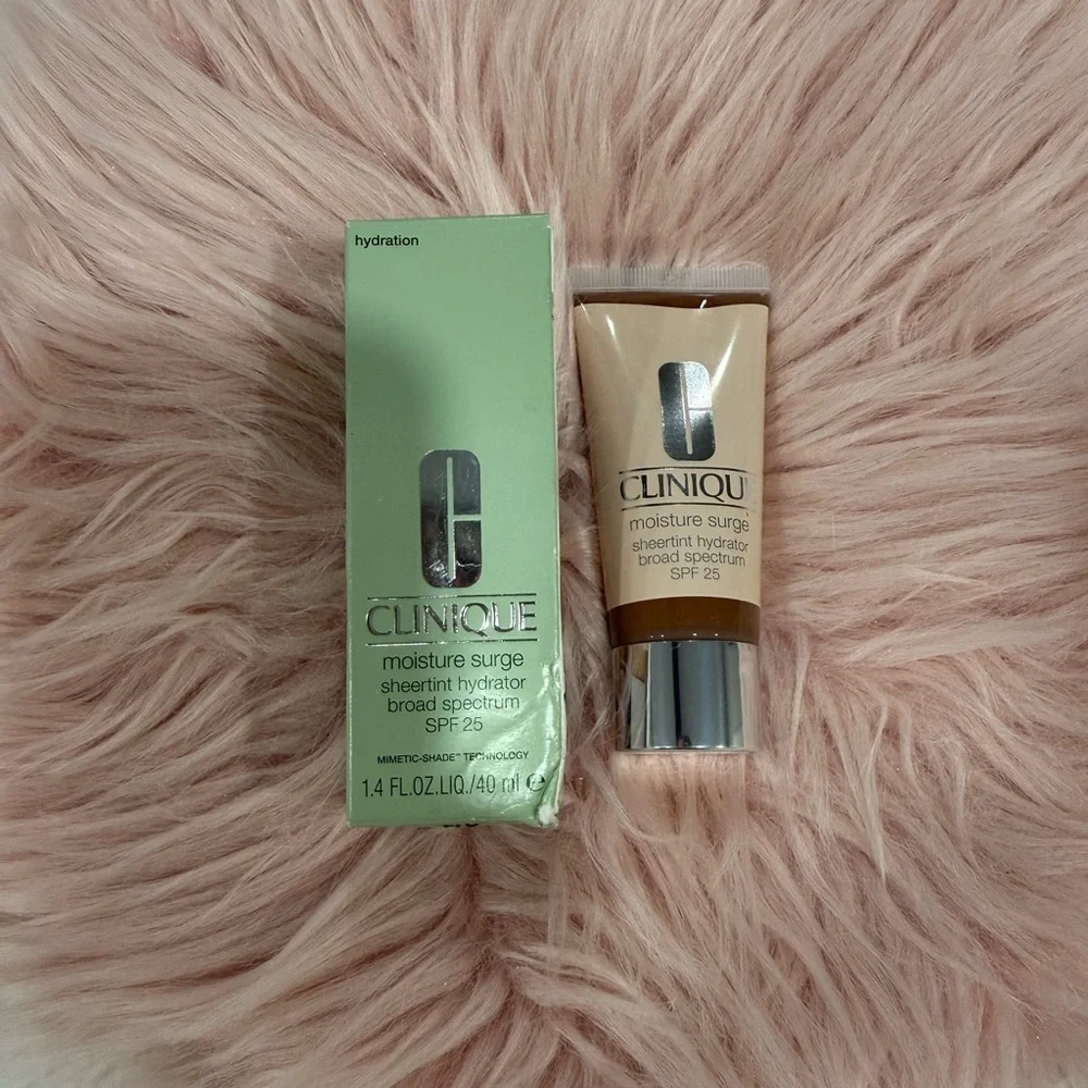 CLINIQUE moisture surge Sheertint Hydrator Tinted Moisturizer universal deep